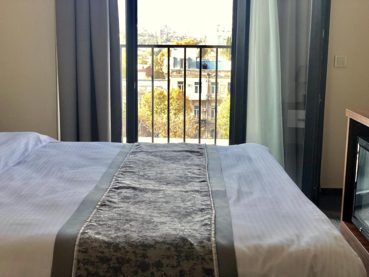 טביליסי Tbili Hotel מראה חיצוני תמונה