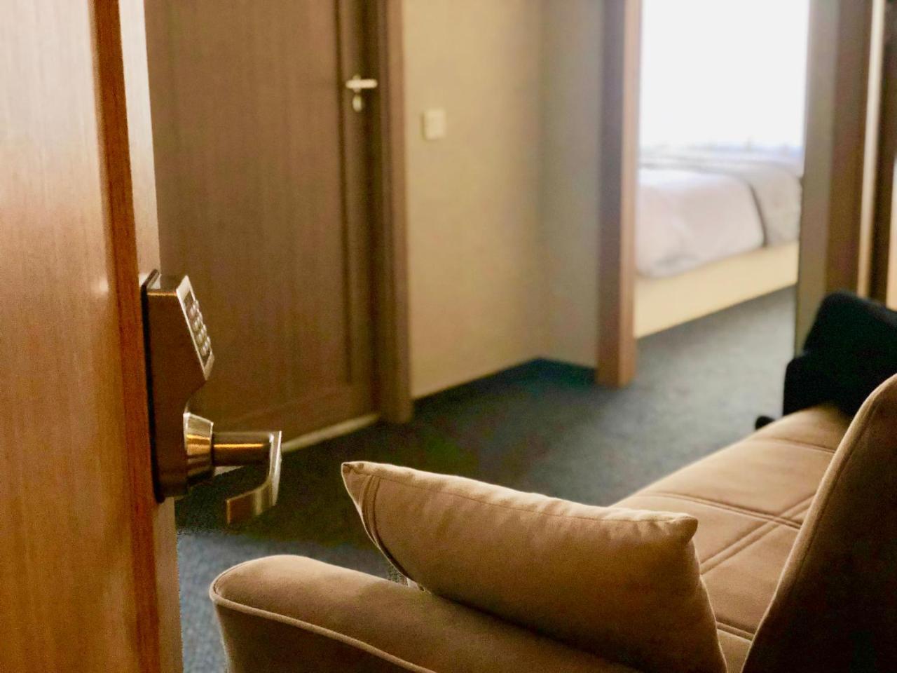 טביליסי Tbili Hotel חדר תמונה