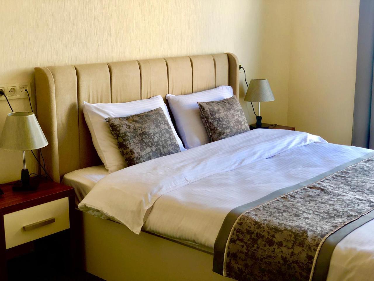 טביליסי Tbili Hotel מראה חיצוני תמונה
