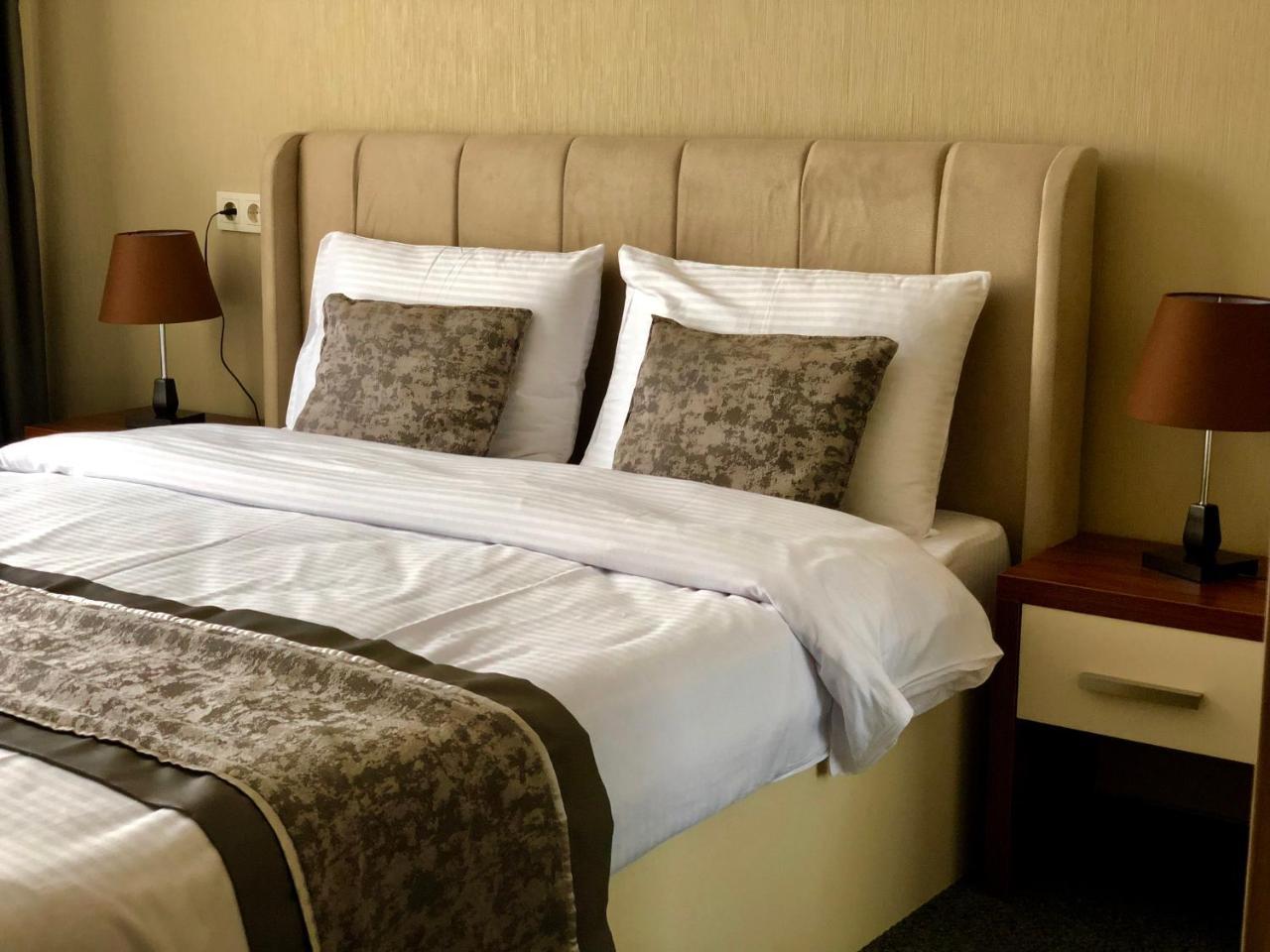 טביליסי Tbili Hotel מראה חיצוני תמונה