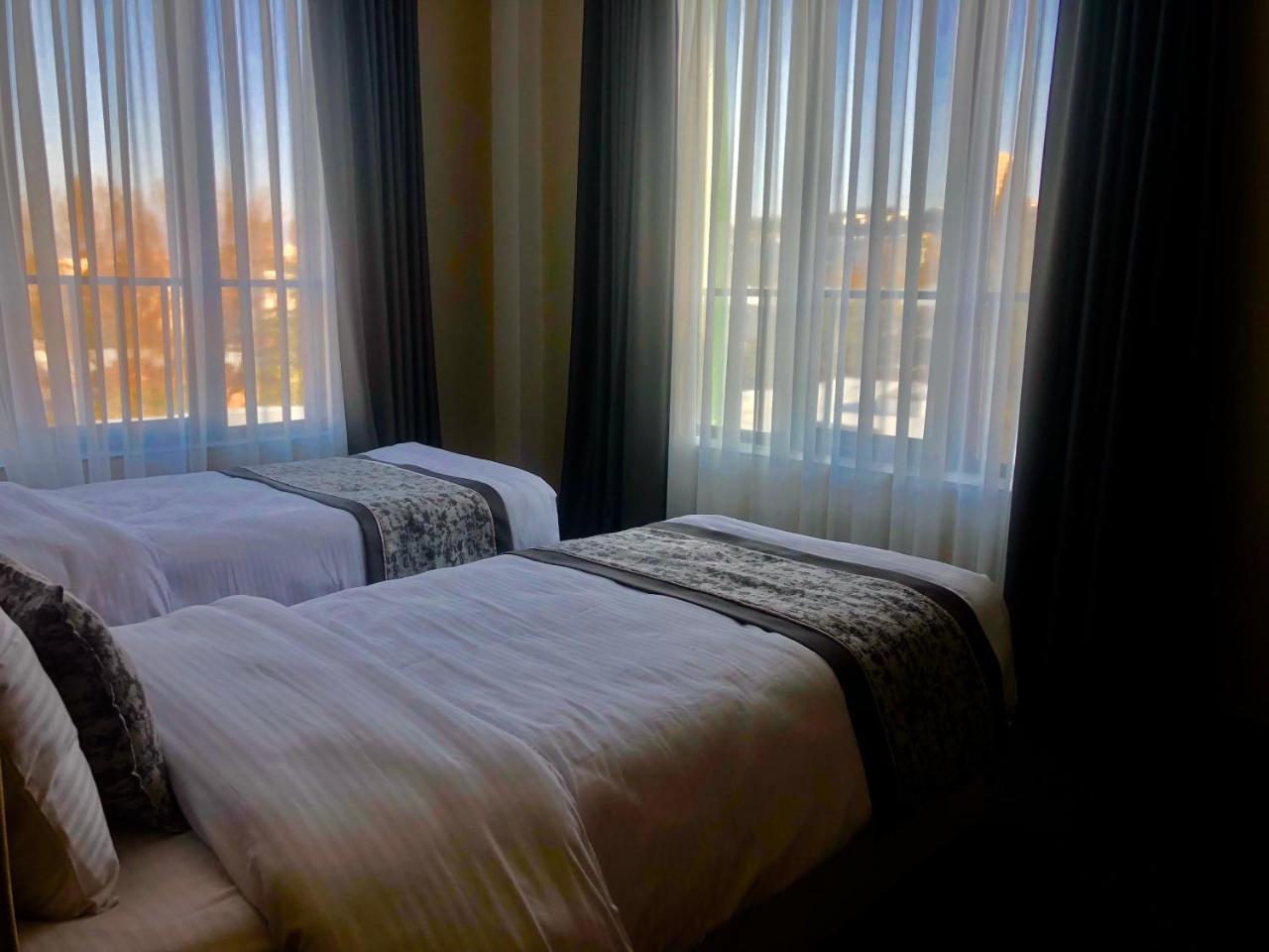 טביליסי Tbili Hotel מראה חיצוני תמונה