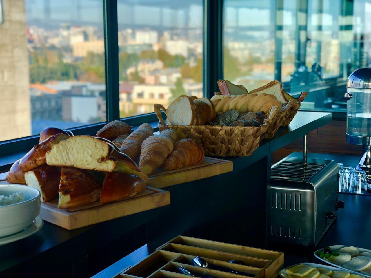 טביליסי Tbili Hotel מראה חיצוני תמונה